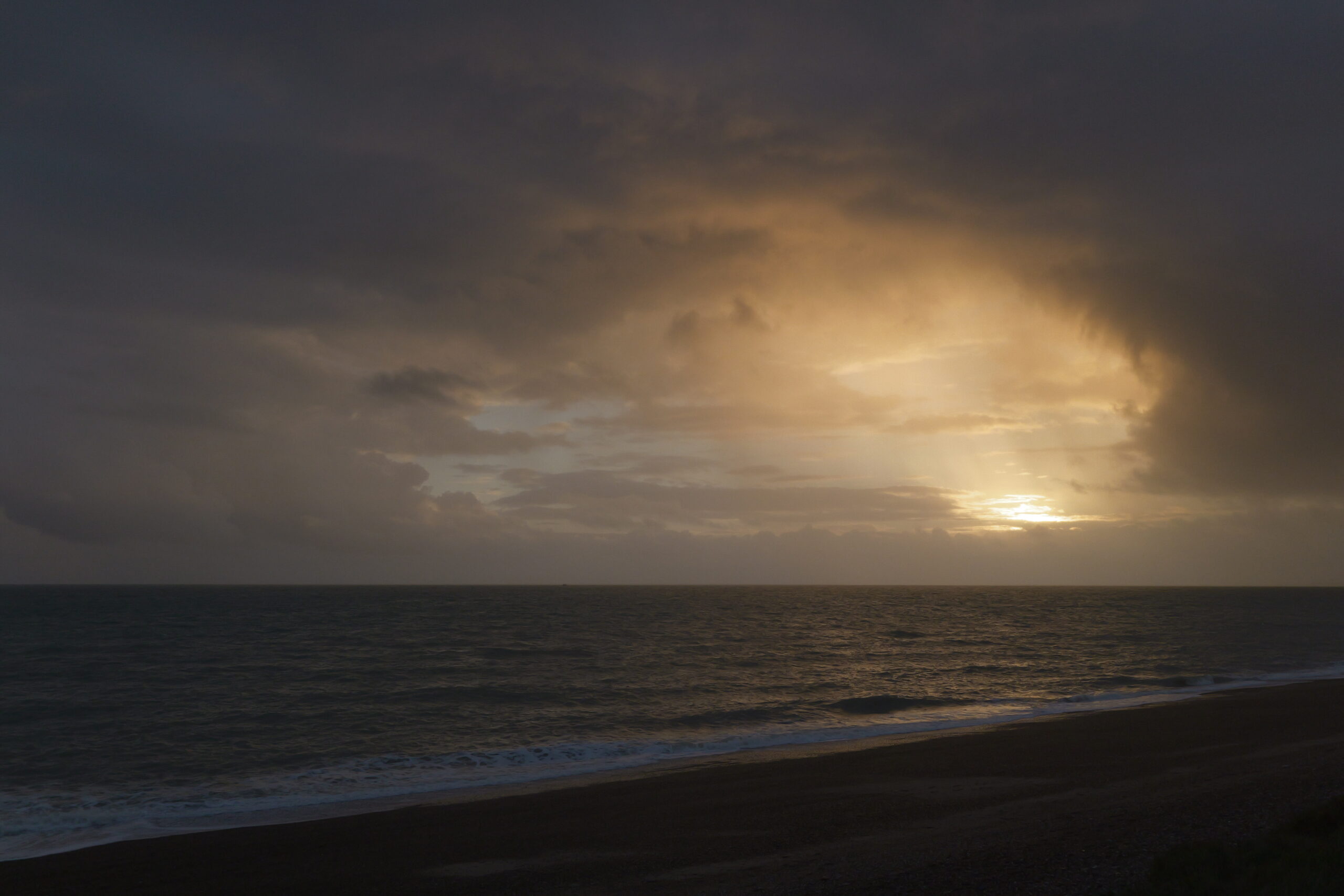 Hove Lagoon slow pan at sunset